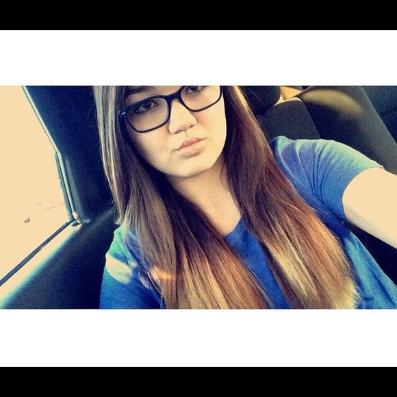 Profile Picture of Jazmin Cordova (@jcor18) on Poshmark