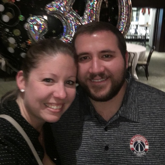 Profile Picture of Shannon Morra (@shannonmorra17) on Poshmark