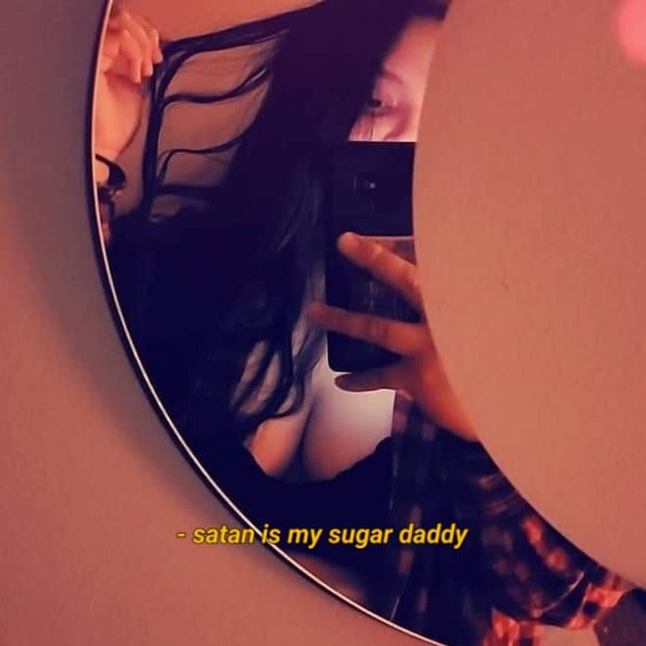 Profile Picture of Rosalia Waltermire (@rosaliaw) on Poshmark