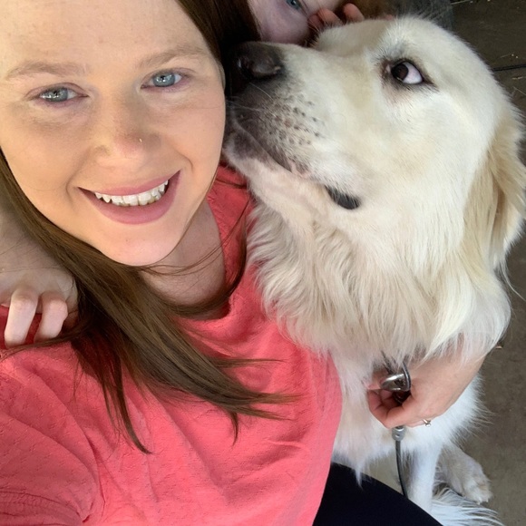 Profile Picture of Danielle Durette (@durettedanielle) on Poshmark