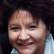 Profile Picture of Anne Andrews (@desertsuntan) on Youtube