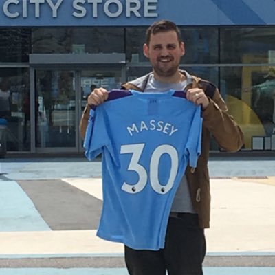 Profile Picture of Simon Lee Massey (@si8max) on Twitter