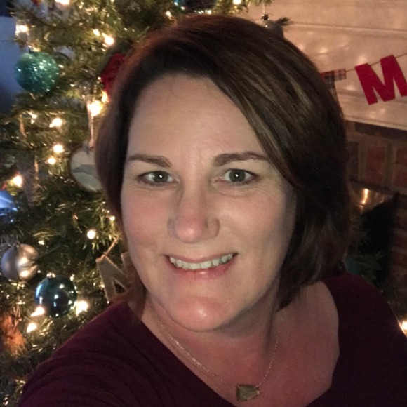 Profile Picture of Stephenie Bunzel (@srbunzel) on Poshmark