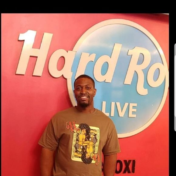 Profile Picture of Lavedakis Martinez (@eddiewalker27) on Poshmark