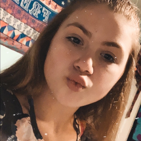 Profile Picture of Calleigh Chuckerel (@cchuckerel) on Poshmark