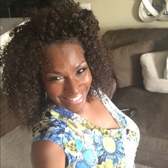 Profile Picture of Charnetta Glenn (@addictionavenue) on Poshmark