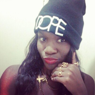 Profile Picture of SheWantsTheDRAKE (@@OvOlivexo) on Twitter