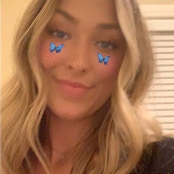 Profile Picture of Cassidy Larralde (@cassidyjean14) on Poshmark