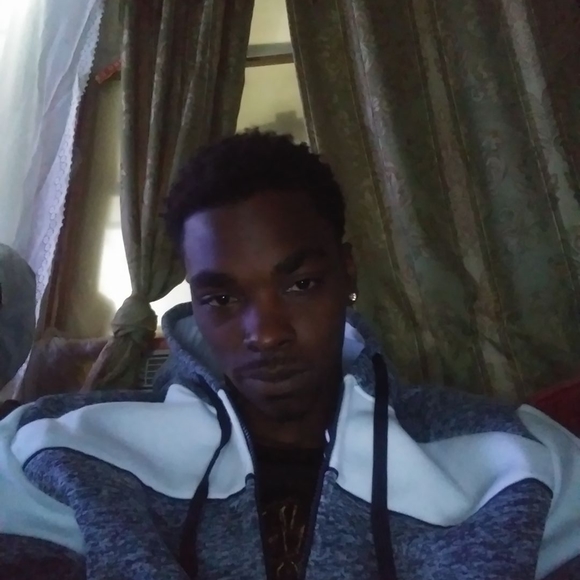 Profile Picture of Leonard Hodges (@leonardhodges) on Poshmark