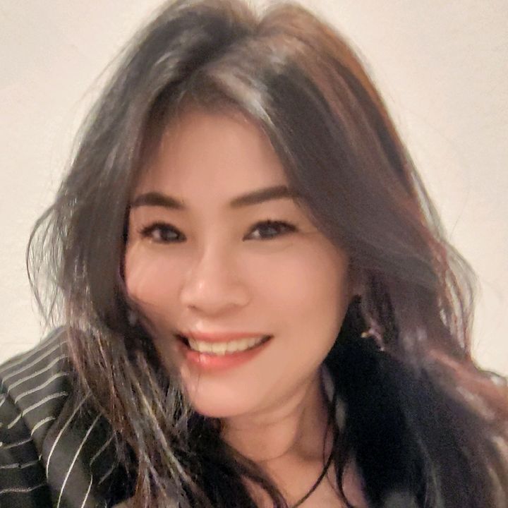 Profile Picture of 乘风破浪姥姥 (@janetpang) on Tiktok
