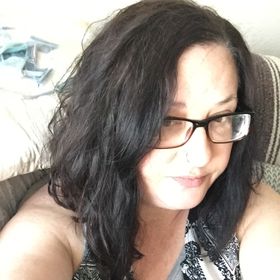 Profile Picture of Stephanie Boyce (@lazyfoxliving) on Pinterest