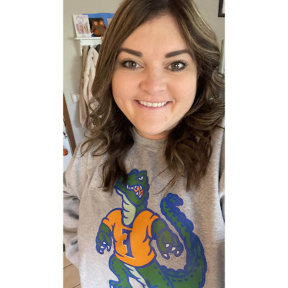 Profile Picture of Samantha Kawalek (@samkaw9011) on Poshmark