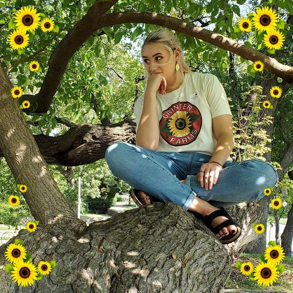 Profile Picture of Kayla Raley (@toxious) on Poshmark