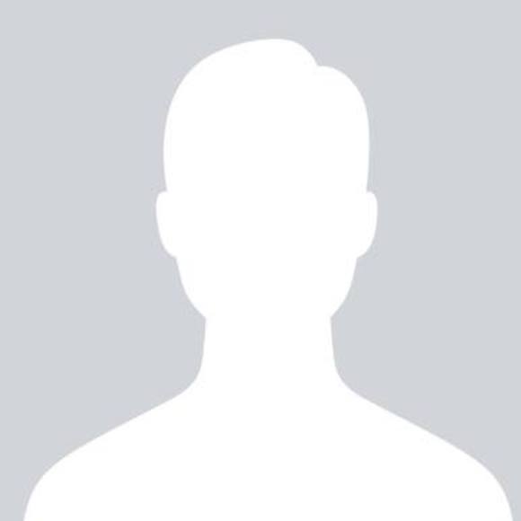 Profile Picture of Ariana Manforte (@arianamanforte) on Poshmark