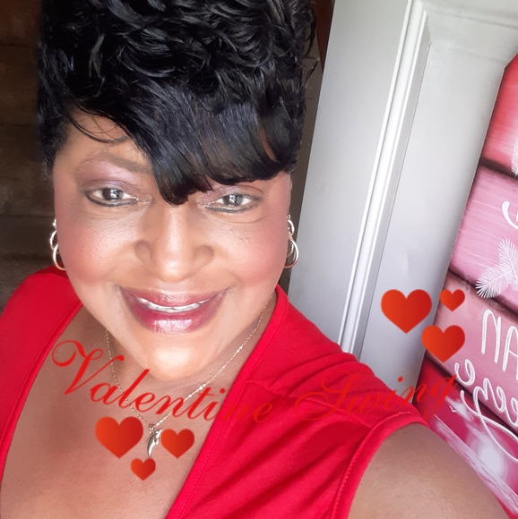 Profile Picture of Sharon Wiley (@shar66) on Poshmark