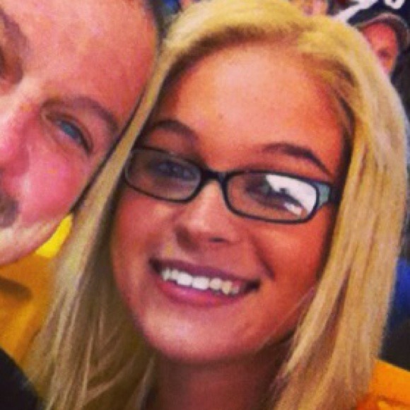 Profile Picture of Taylor Mackinnon (@taylormacki) on Poshmark