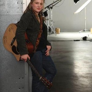 Profile Picture of Crystal Bowersox (@cbowersoxai9) on Myspace