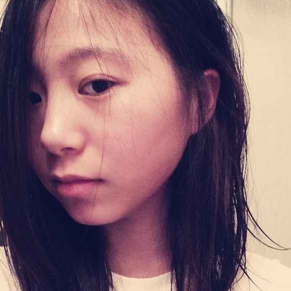 Profile Picture of Fay Chen (@dghqqq) on Poshmark