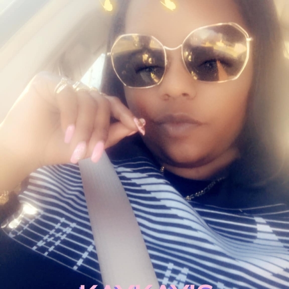 Profile Picture of Kay Kindle (@kay_kindle) on Poshmark