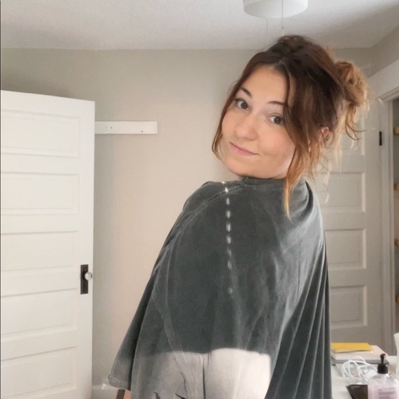 Profile Picture of Amelia Wickam (@amelia_wickam) on Poshmark