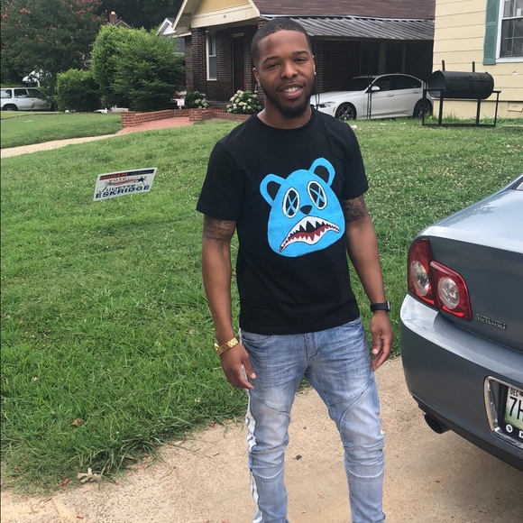 Profile Picture of Frederick Moore (@fredmoore95) on Poshmark