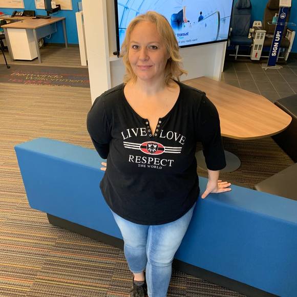 Laurie Yaskiw - Poshmark Profile Picture of Laurie Yaskiw (@travellerlcy) on Poshmark