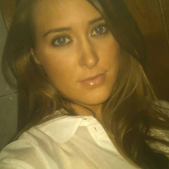 Profile Picture of Sheena Vidt (@sheenahobbins) on Poshmark
