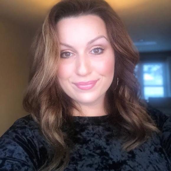 Profile Picture of Rosse Alexe gall (@rosseg) on Poshmark