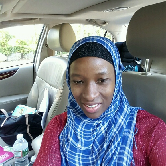 Profile Picture of Rahmat Nabakka (@anabakka) on Poshmark