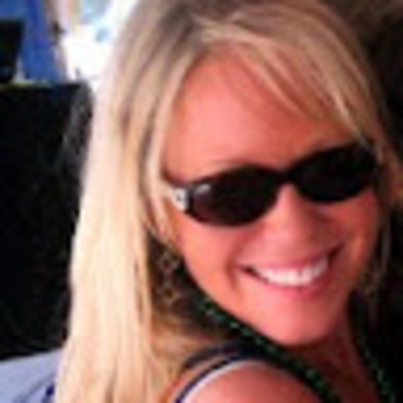 Jessica Mosser - Poshmark Profile Picture of Jessica Mosser (@jessica_mosser) on Poshmark