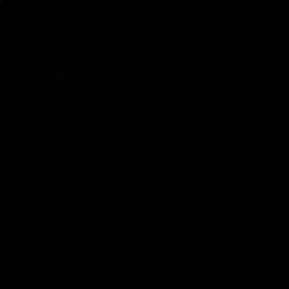 Profile Picture of Chariti Winzeler (@charitiwinzeler) on Poshmark