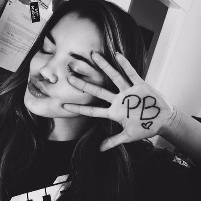 Profile Picture of Paris Berelc (@imparisberelc) on Twitter