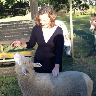 Profile Picture of Lisa Lucas (@DrLisaLucas) on Twitter
