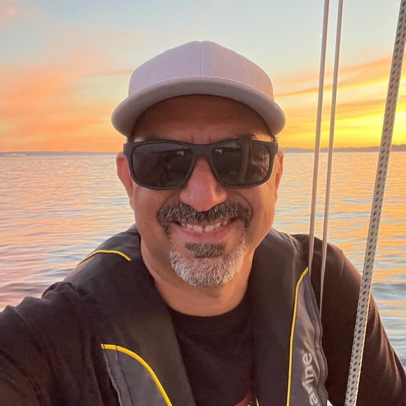 Profile Picture of Engin Uzuncaova (@euzuncaova) on Poshmark