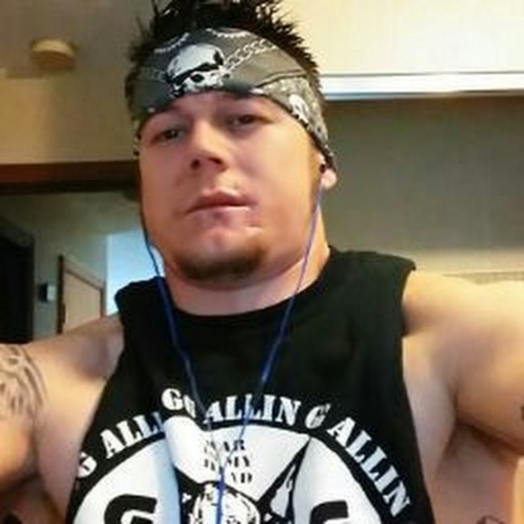 Profile Picture of Charles Reilly (@charlesreilly32) on Poshmark