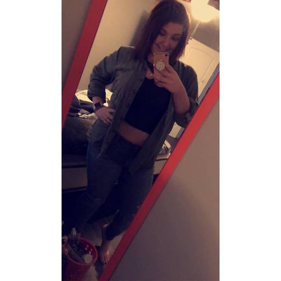 Profile Picture of Kaitlyn Denton (@kaitlyndenton85) on Poshmark