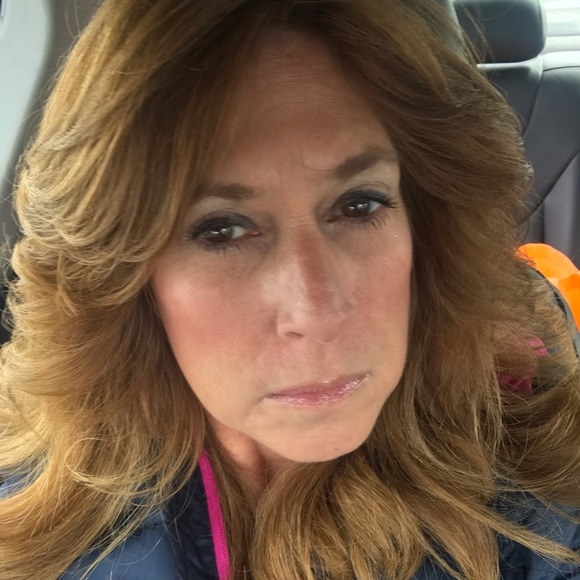 Profile Picture of Susie Zilles (@zilless) on Poshmark