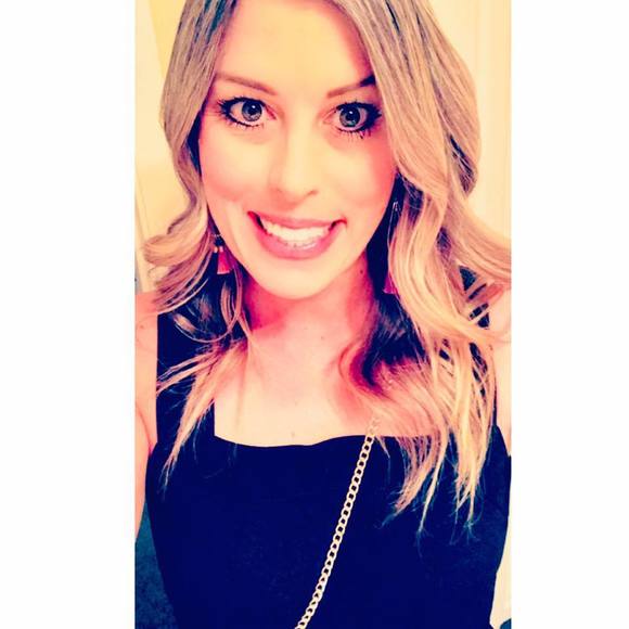 Profile Picture of Katie Morgart (@katiebug2487) on Poshmark