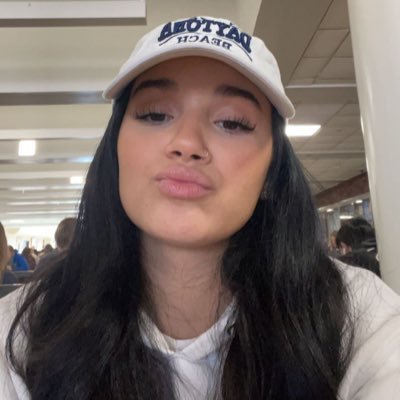 Profile Picture of Julia Rincon (@julia_rincon05) on Twitter