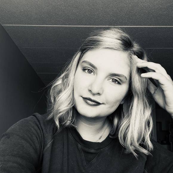 Profile Picture of Heather Pruitt (@hannep96) on Poshmark