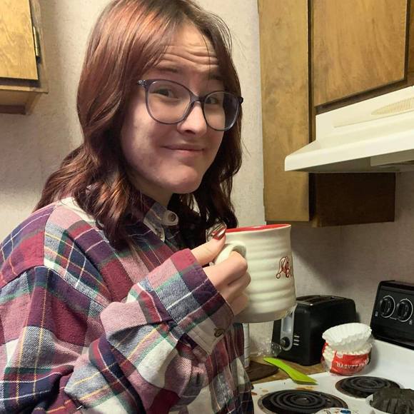 Profile Picture of Claire Blau (@claire_blau) on Poshmark