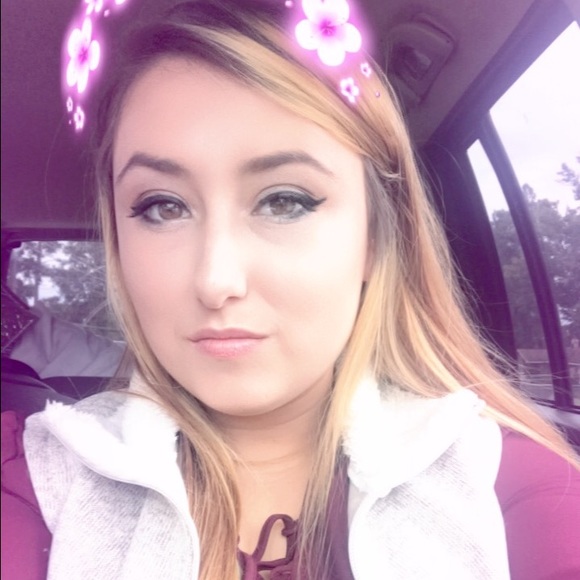 Profile Picture of Chasity Parker (@chasinoelp) on Poshmark