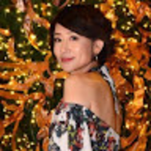 Profile Picture of Faye Chen (@fayechen699) on Poshmark
