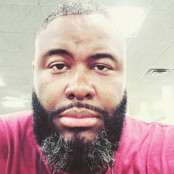 Profile Picture of Calvin Perry (@calione215) on Poshmark