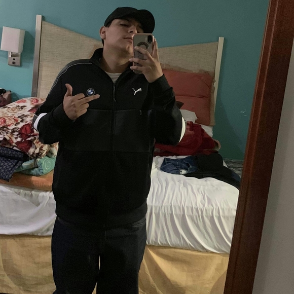 Profile Picture of Bryan Fuentes (@bryanfuentes705) on Poshmark
