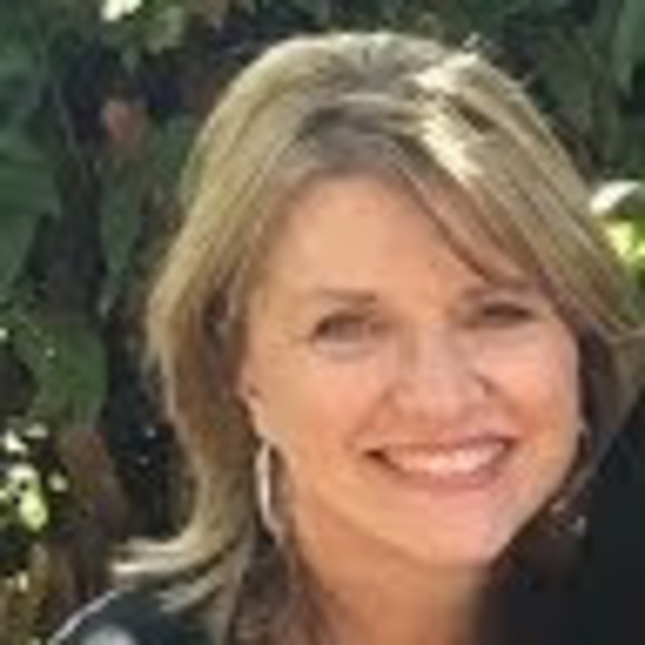 Profile Picture of Fran Mcmanus (@franmcmanus) on Poshmark