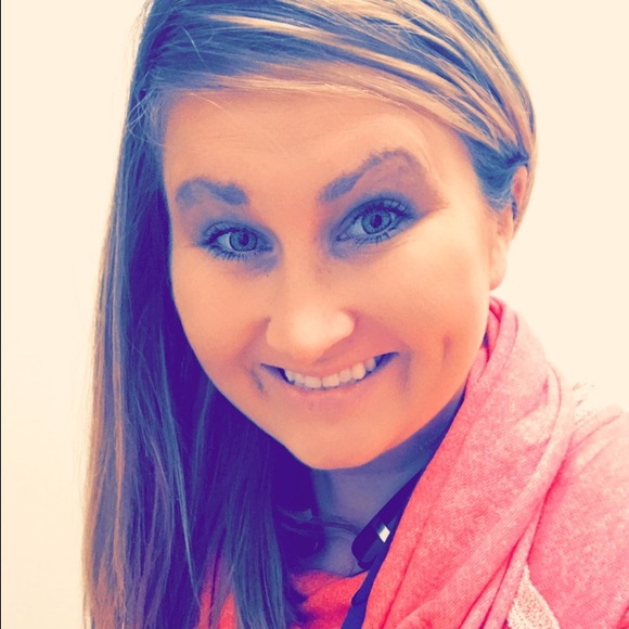 Profile Picture of Jerrica Davis (@jldavis071) on Poshmark