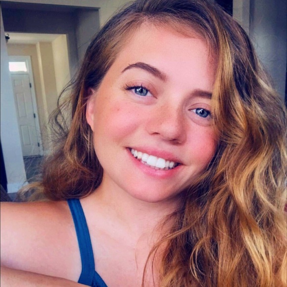Profile Picture of Shelby Botek (@shelby1014) on Poshmark
