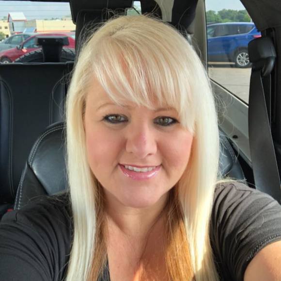 Profile Picture of Chrystal Osborne (@chrystalosborne) on Poshmark