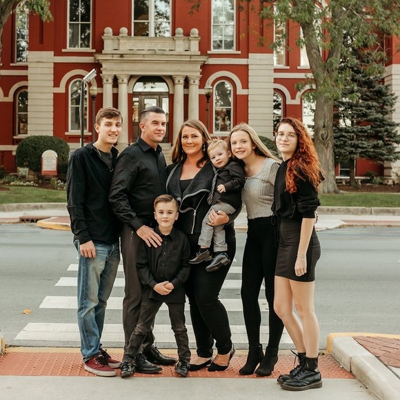 Profile Picture of Catherine Loonam (@catherine_d1153) on Poshmark